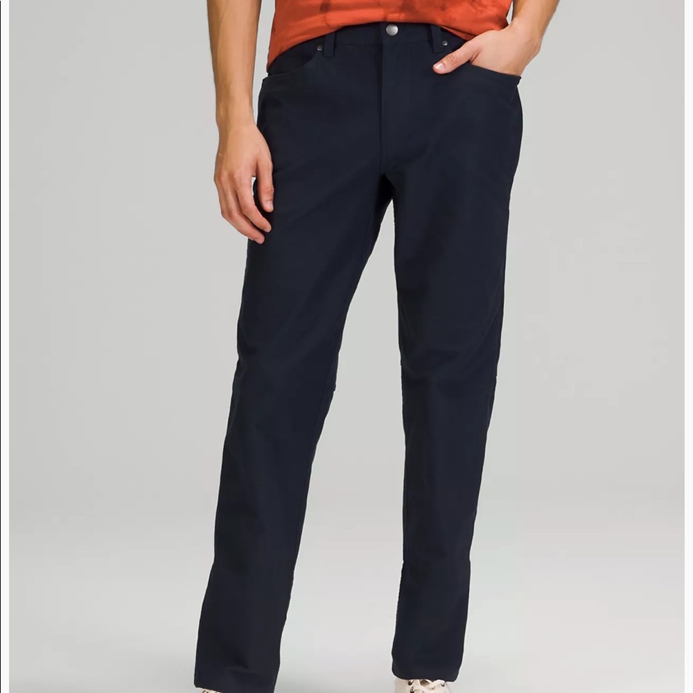 Men’s slim leg Lululemon pants